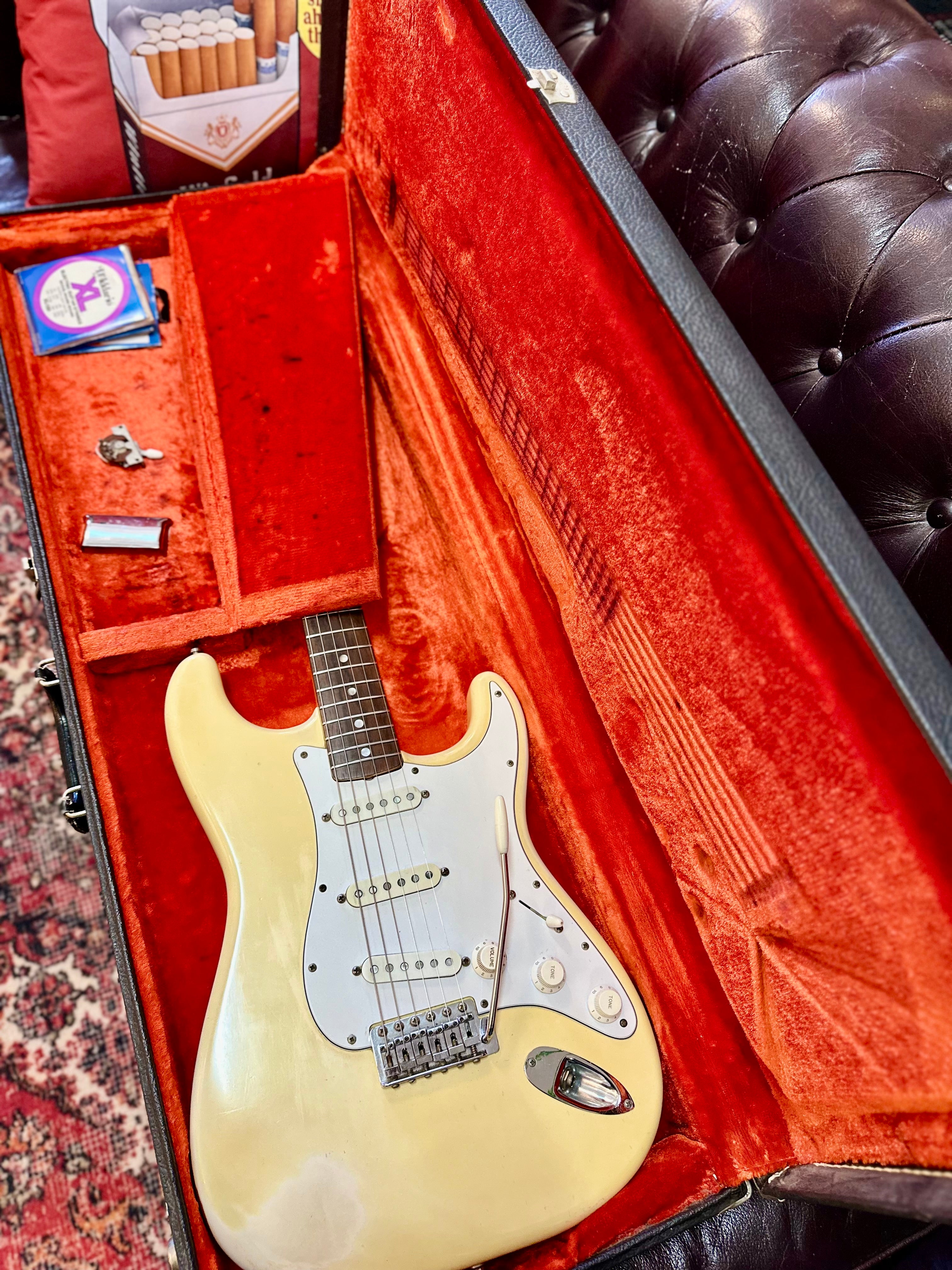 Fender | Stratocaster | Olympic White | 1975 | Vintage Fender | Stratocaster | Olympic White | 1975 | Vintage